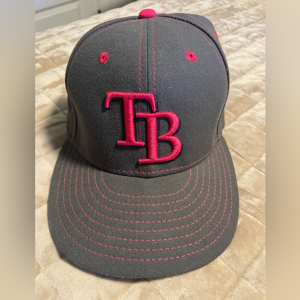 Tampa Bay New Era 59fifty on field breast cancer hat